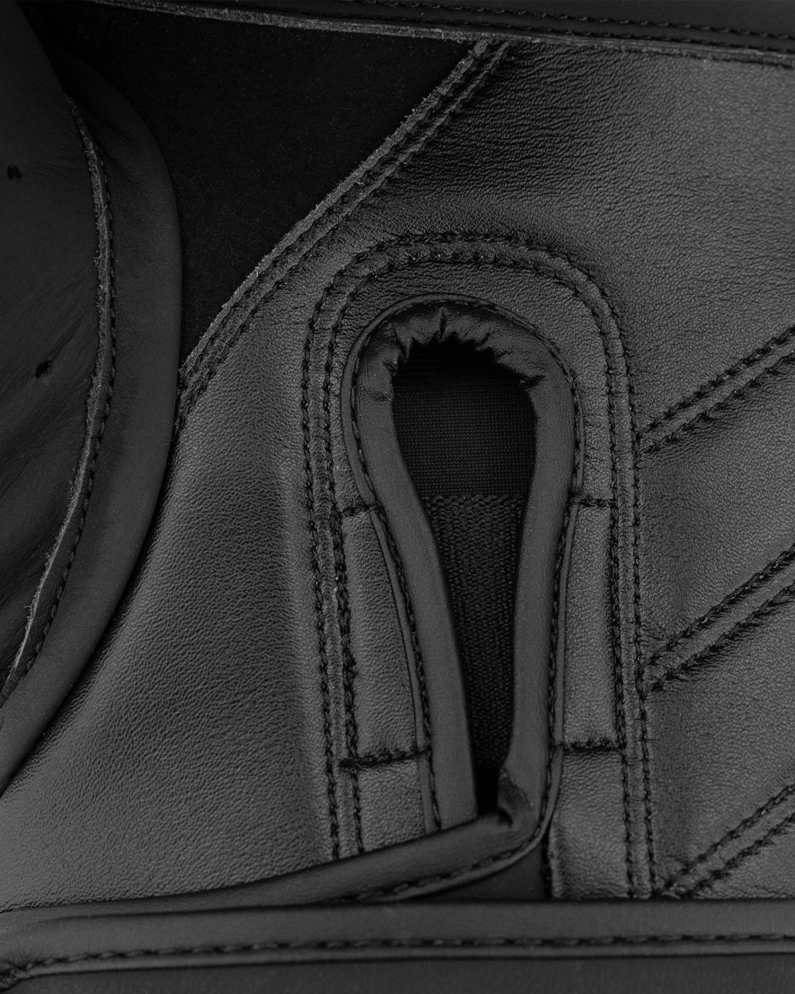 Creed Boxing Glove - Image 9