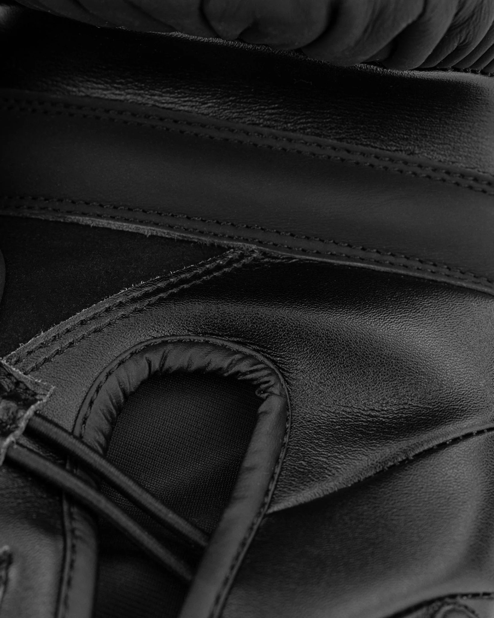 Creed Lace up Boxing Gloves - Image 13