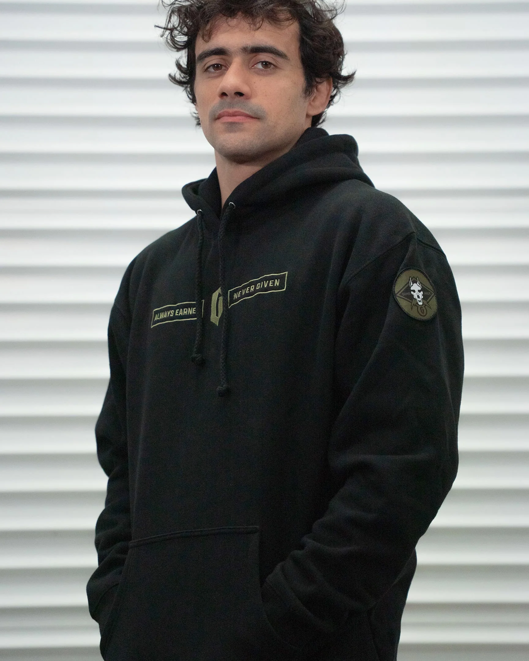 Gameness Men's Combate Hoodie - Image 2